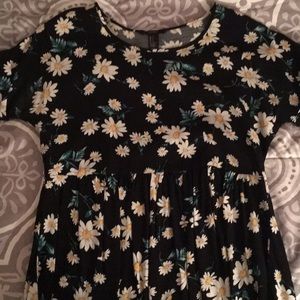 Forever 21 daisy print shirt